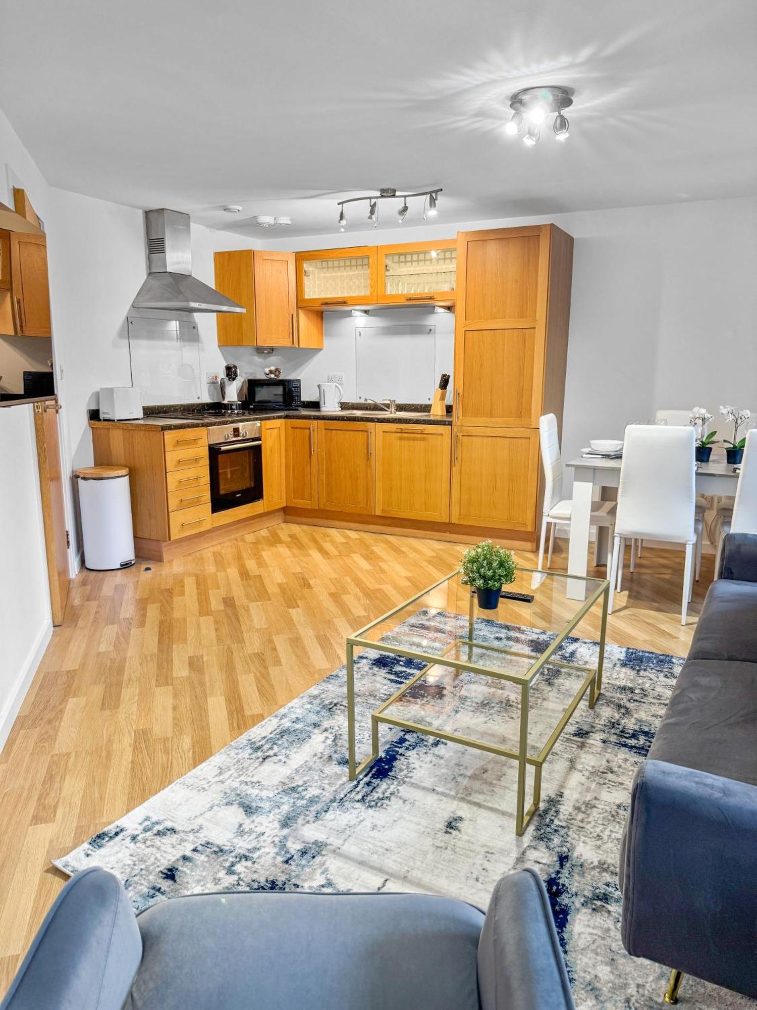 Cozy - 2 Beds, Sleeps 5, Free Parking! Apartamento
