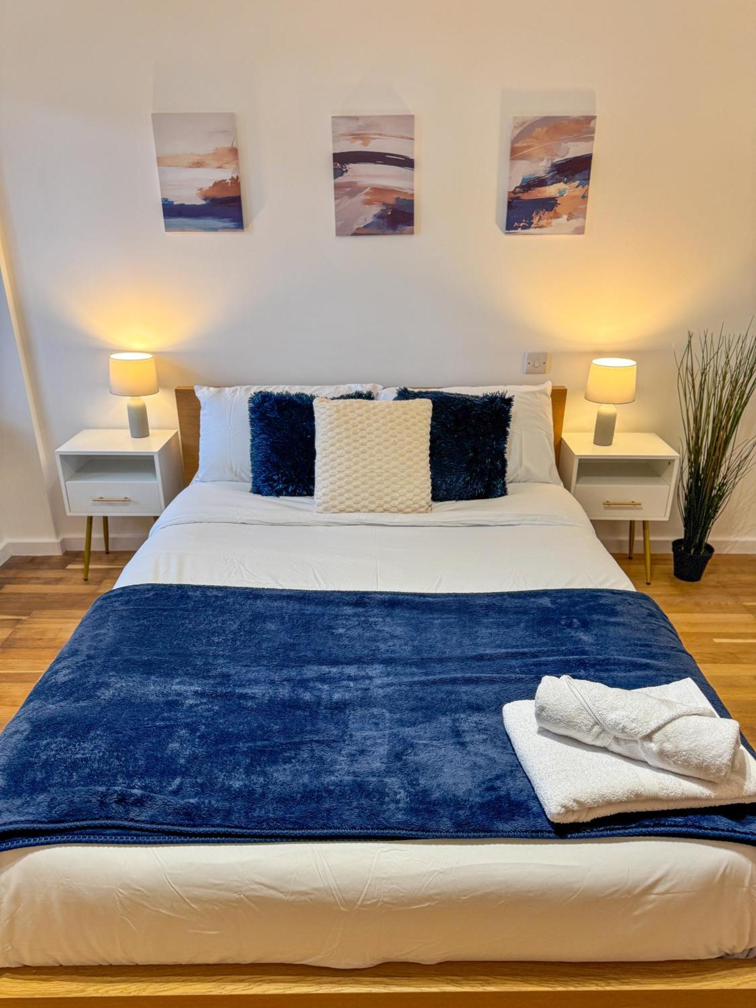 Cozy - 2 Beds, Sleeps 5, Free Parking! Apartamento *