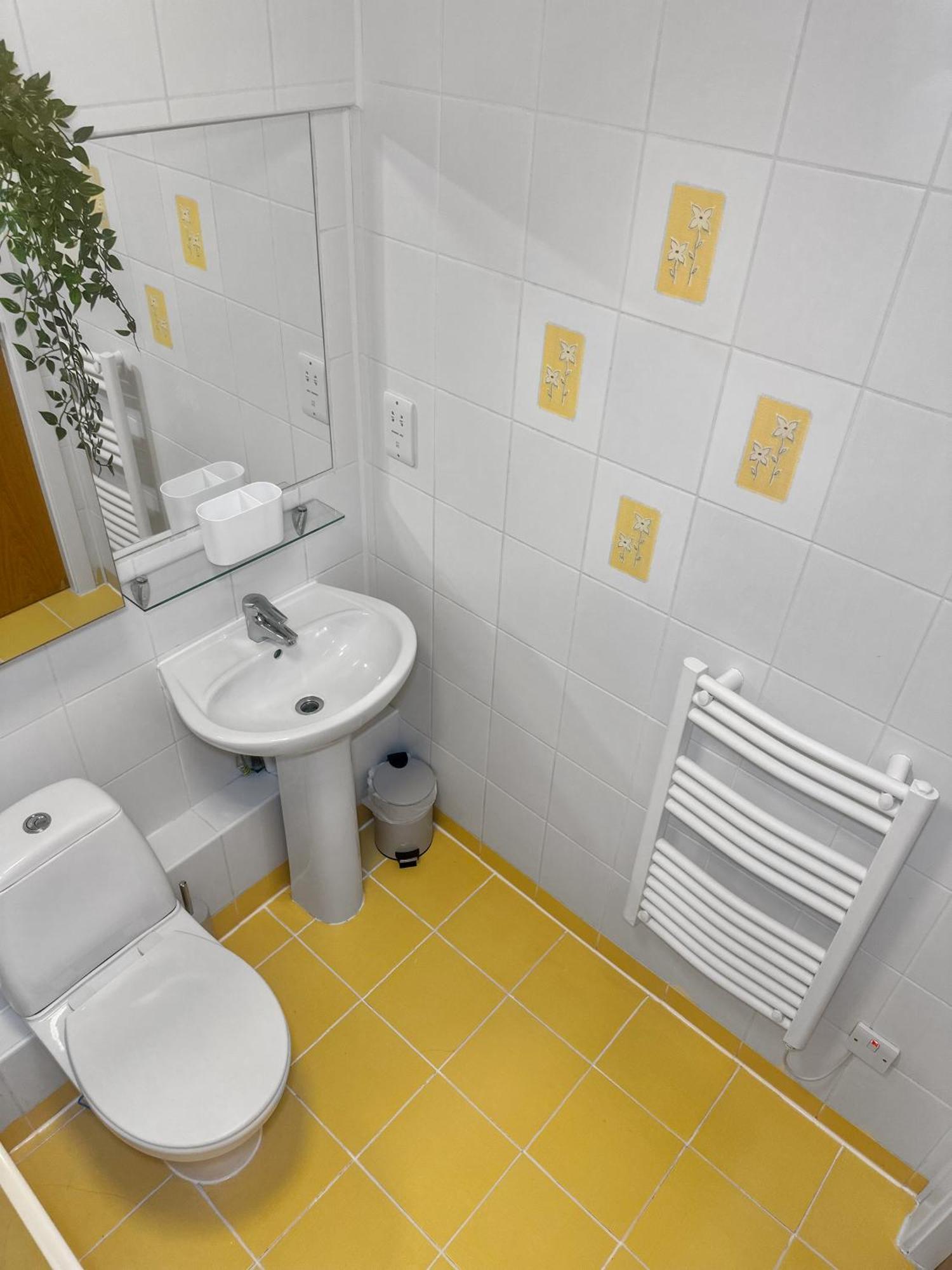 Apartamento Cozy - 2 Beds, Sleeps 5, Free Parking! Mánchester